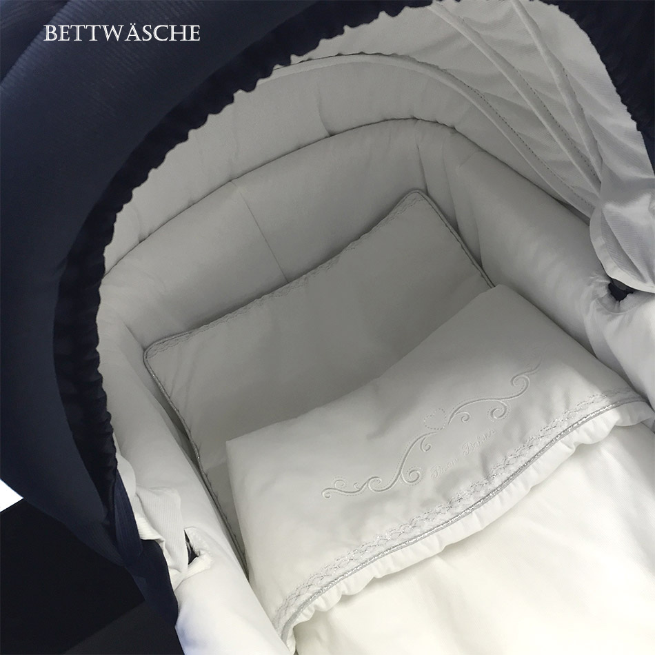Bettwäsche bestehend aus Kissen und Decke