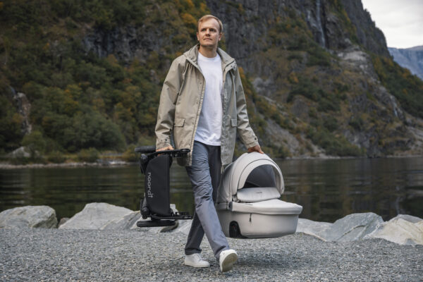Noordi FJORDI V2 Kinderwagen in ECO LEDER | 2 IN 1 SET MIT BABYWANNE + SPORTWAGEN + Wickeltasche – Bild 4