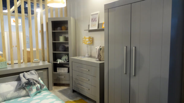CAROLE Sparset Kinder-/Jugendzimmer: Bett + Kommode + Schrank | 3 teilig, Grau – Bild 25