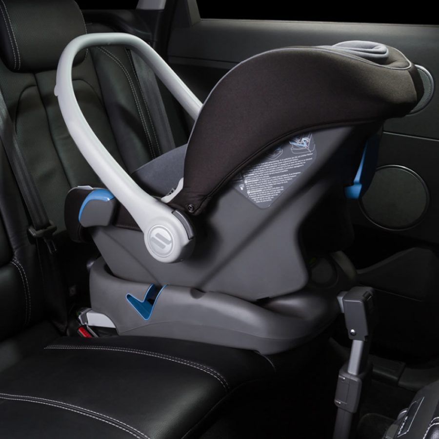 Die Isofix Basisstation bietet unterwegs Schutz und Sicherheit für Ihr Baby.