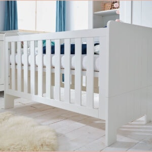 CAROLE Babybett mit Bettschublade, Lattenrost & Rausfallschutz | 120 x 60 cm