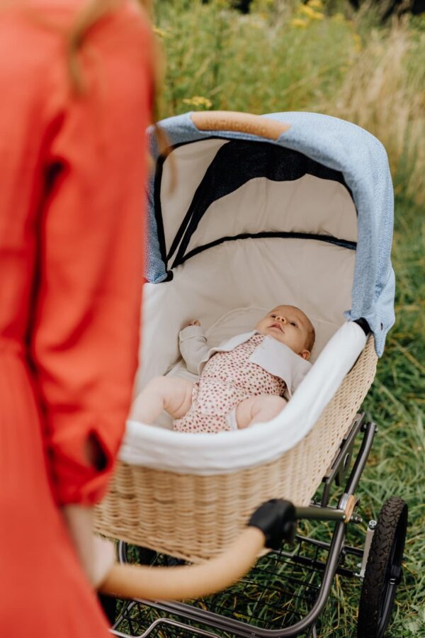 NATURKIND IDA Kinderwagen mit geflochtenem Babykorb + Sportsitz | Bio Klassiker aus Österreich – Bild 7