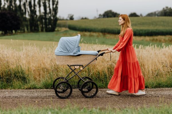 NATURKIND IDA Kinderwagen mit geflochtenem Babykorb + Sportsitz | Bio Klassiker aus Österreich – Bild 6