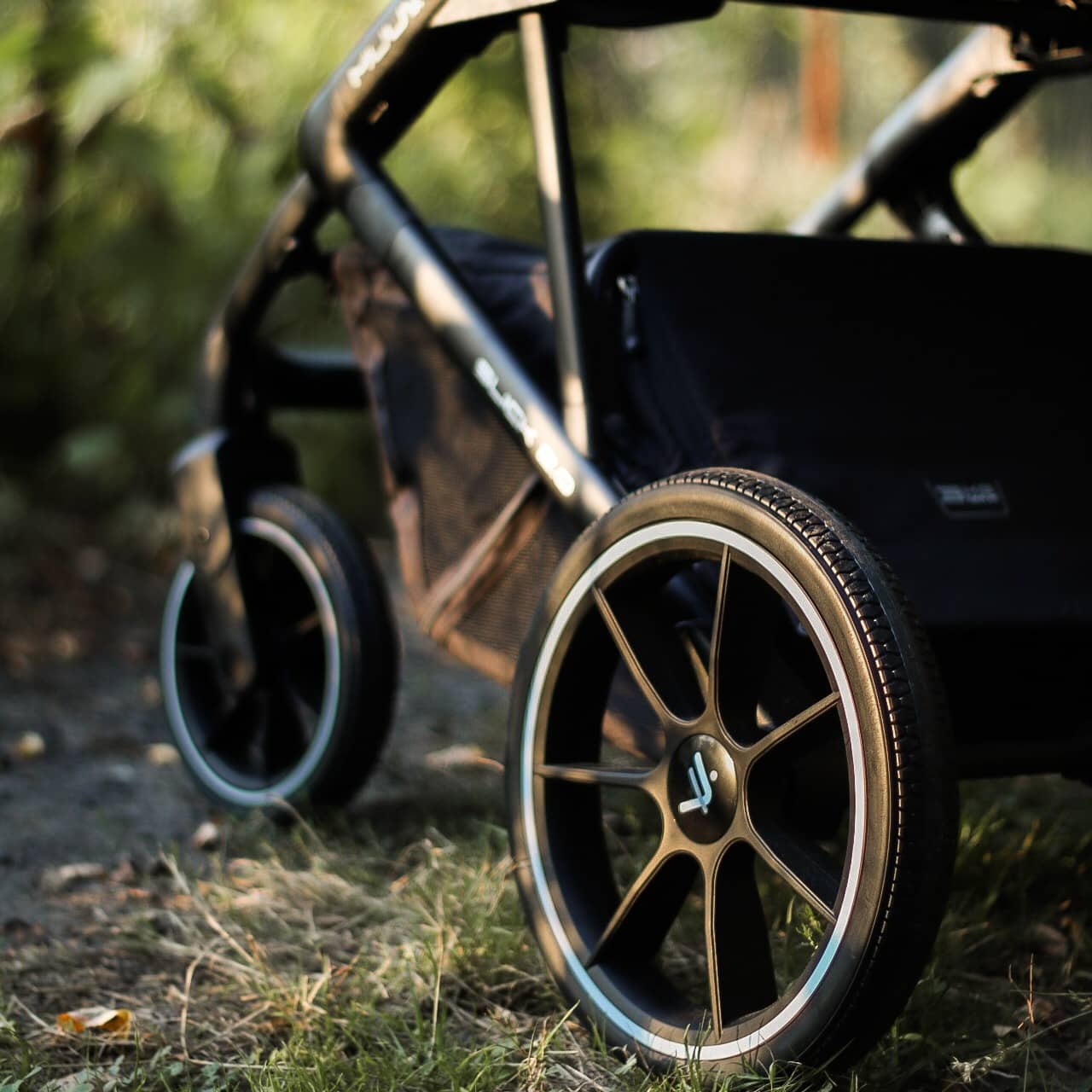 MUUVO Slick 2.0 | Kinderwagen MEGASET mit Babywanne + Sportsitz + Autoschale +Isofix drehbar – Bild 9