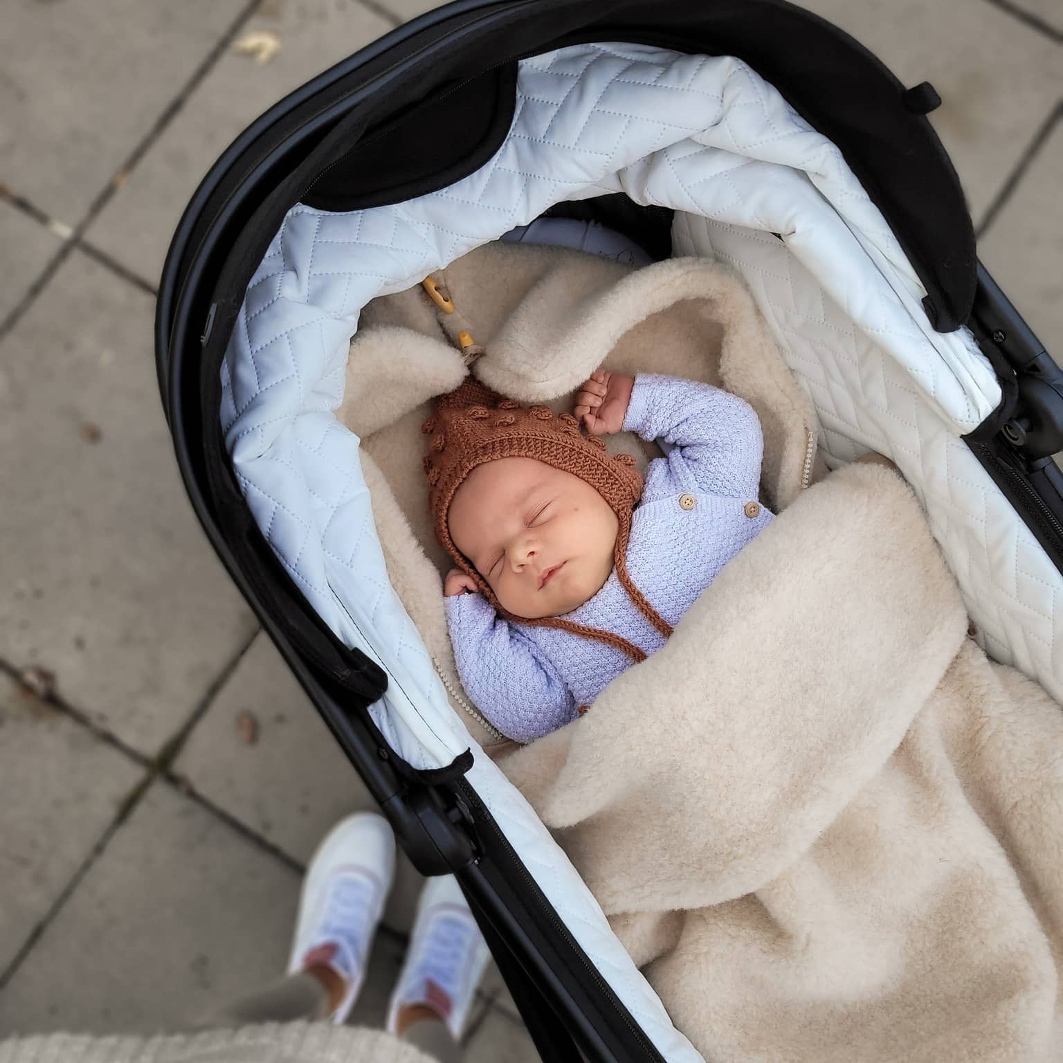 MUUVO Slick 2.0 | Kinderwagen MEGASET mit Babywanne + Sportsitz + Autoschale +Isofix drehbar – Bild 2