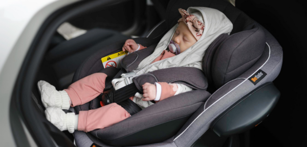 BeSafe Auto-Kindersitz ab Geburt bis 4 Jahre | drehbar mit Neugeborenen Einlage – Bild 15