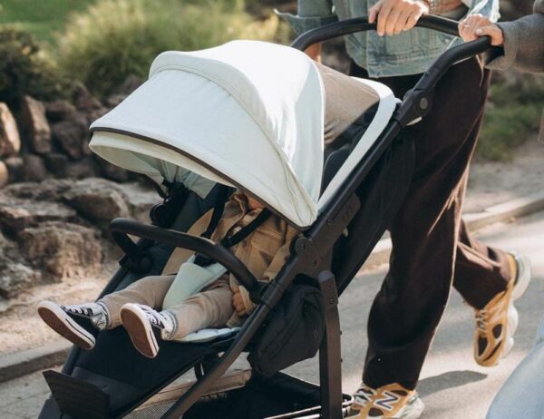 TFK Pro Sportkinderwagen/ Jogger | XXL Buggy mit der größten Sitzfläche am Markt mit 100 cm Liegefläche | + Gratis Paket – Bild 33
