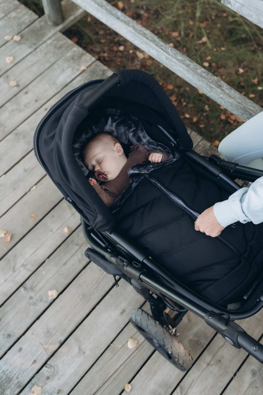 TFK DUO Megaset | Zwillingskinderwagen | 2 x Babywanne & Sportsitz + Adapter + Autoschale + Isofix Station – Bild 26