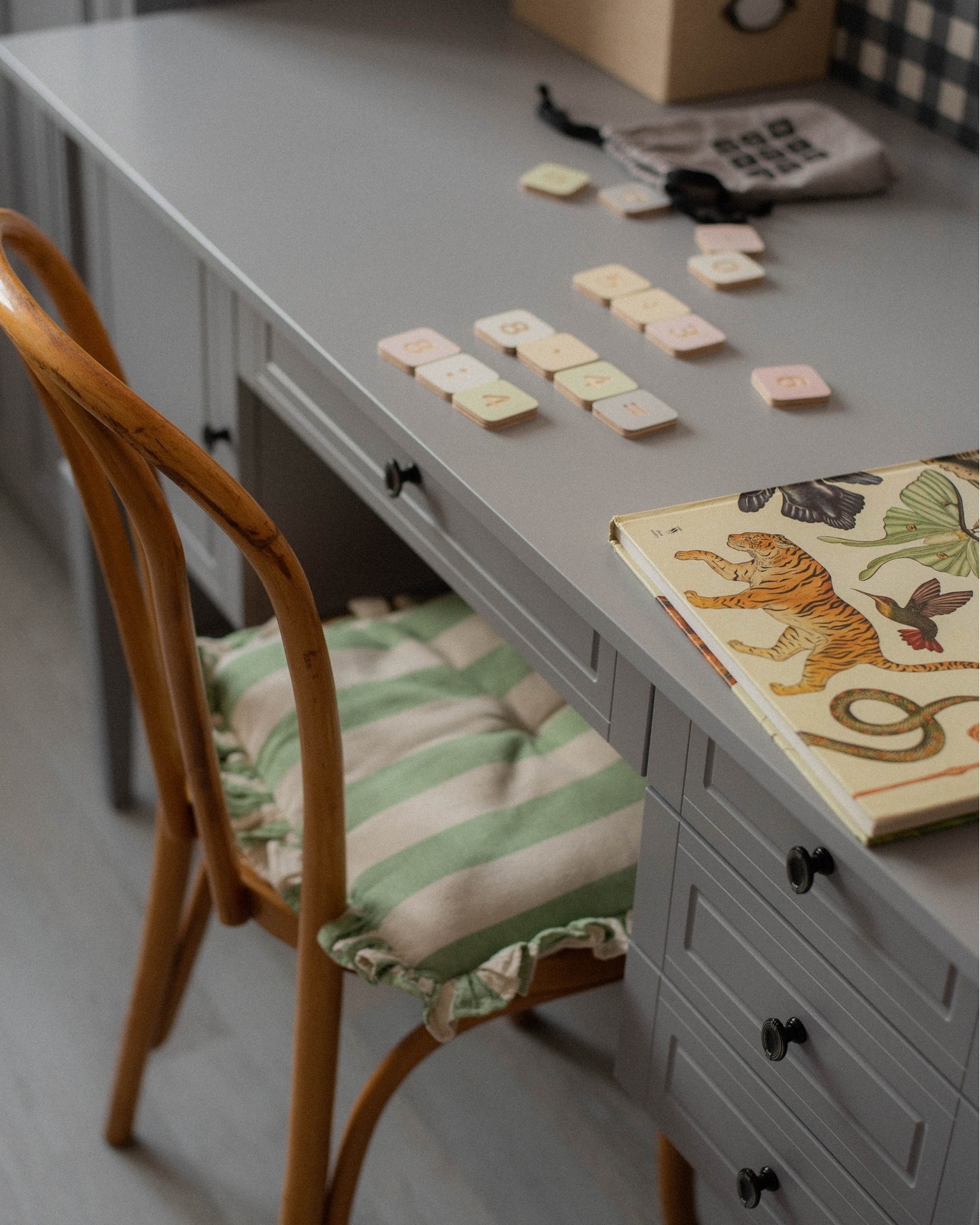 INES Bellamy Sparset Jugendzimmer | 3-teilig | Bett + Kommode + Schrank | Grau – Bild 25