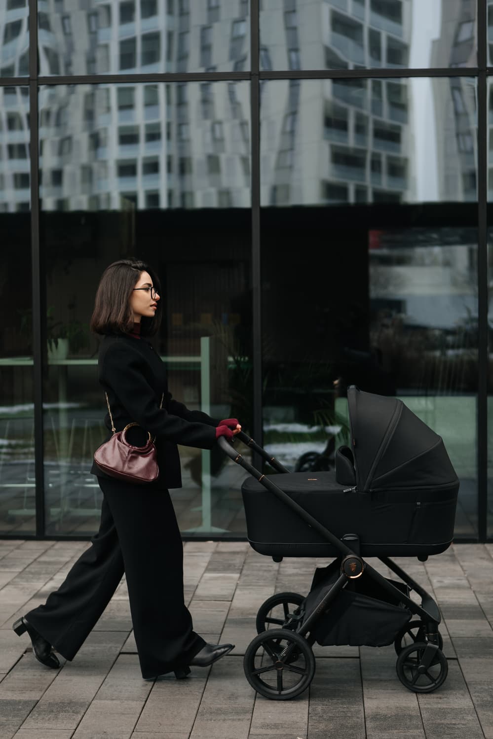 VENICCI CLARO 2 | MEGASET: Kinderwagen mit Babywanne + Sportsitz + Zubehör + Autoschale + Isofix Station – Bild 89