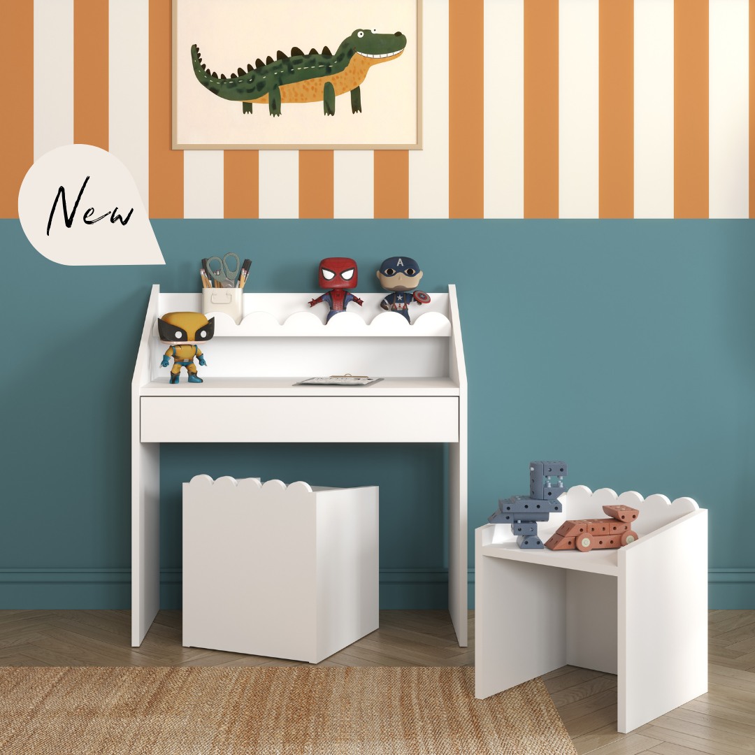 Montessori „Book Nook“ | SET Bücherregal + Kinderschreibtisch + 2 Kinderstühle – Bild 25